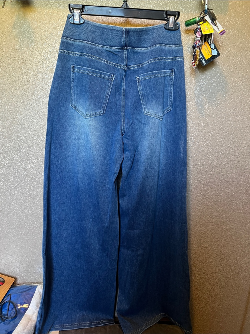 HALARA Wide-Leg Stretch Jeans in Deep Blue Wash - Picture 2 of 3